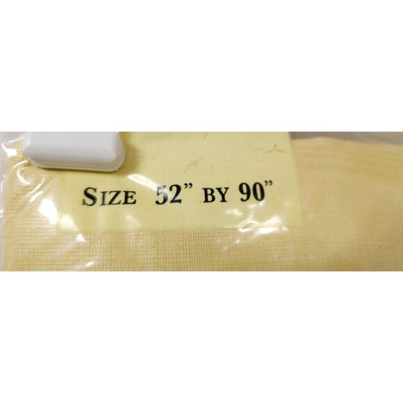 Vintage Sultan's Linens Vinyl & Flannel Backed Tablecloth 52x90 Golden Textured - Picture 4 of 9